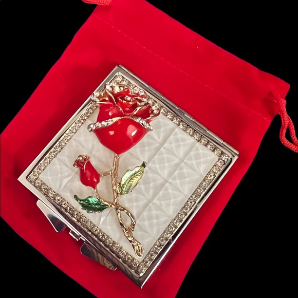 RED ROSE 🌹 MIRROR COMPACT EMBELLISHED WITH GORGEOUS CRYSTALS- - Picture 3 of 9